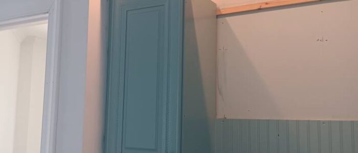 sarasota-custom-built-in-cabinet-painting-aqua-finish